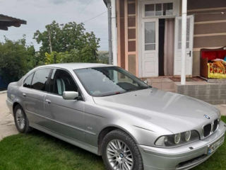 BMW 5 Series foto 6