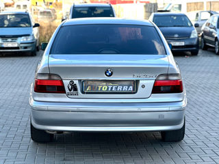 BMW 5 Series foto 5