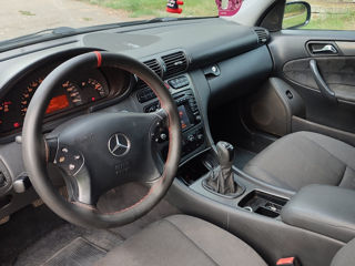 Mercedes C-Class foto 9