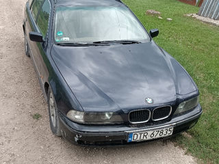 BMW 5 Series foto 4