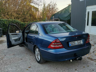 Mercedes C-Class foto 6