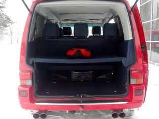 Volkswagen Caravelle foto 5