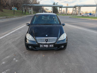 Mercedes A-Class foto 2