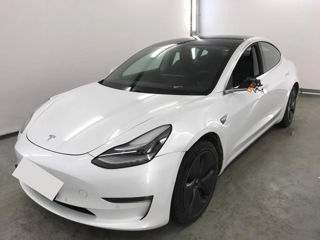 Tesla Model 3 foto 1