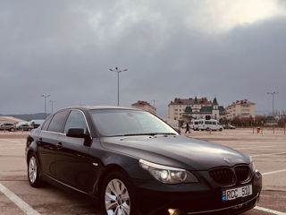 BMW 5 Series foto 3