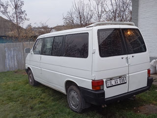 Volkswagen Caravelle foto 3