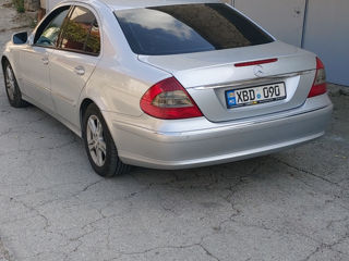 Mercedes E-Class foto 3