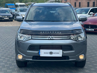 Mitsubishi Outlander фото 2