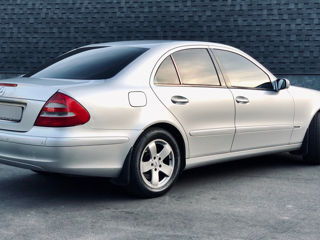 Mercedes E-Class foto 2