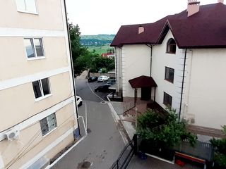 Apartment de vis, casa noua 3/6 euroreparatie, mobila, tehnica in inima or.Ialoveni. Pret:52000 euro foto 12
