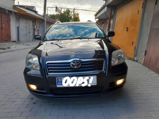 Toyota Avensis foto 9