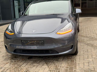 Tesla Model Y foto 6