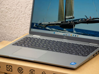 Dell Precision 5570/ Core I5 1245U/ 16Gb Ram DDR5/ Nvidia T550/ 500Gb SSD/ 15.6" FHD IPS!! foto 6