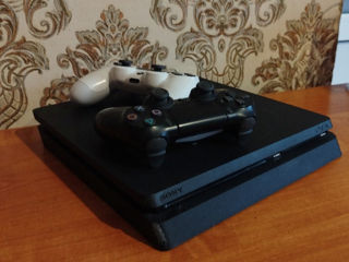 Vând PS4 slim urgent foto 2