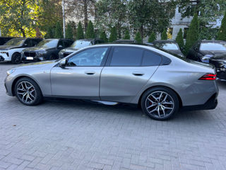 BMW 5 Series foto 3