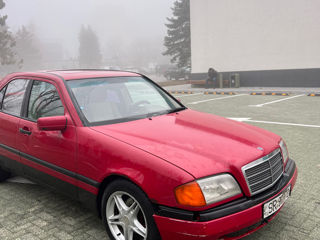 Mercedes C-Class foto 4