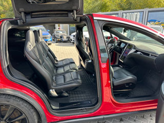 Tesla Model X foto 16