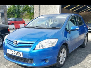 Auris 2011 am tot. Auto are 37.000 mili