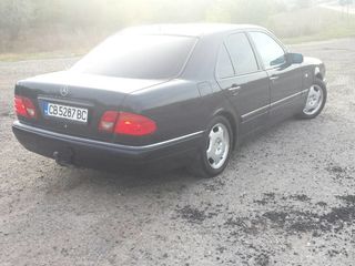 Mercedes E Class foto 1