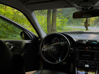 Mercedes C-Class foto 8