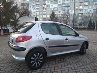 Peugeot 206 foto 9