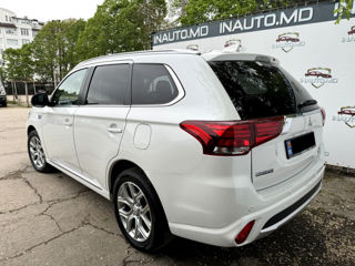 Mitsubishi Outlander foto 2