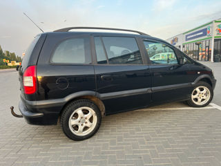 Opel Zafira foto 4