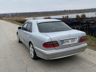 Mercedes E-Class foto 3