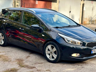 KIA Ceed Sw foto 2