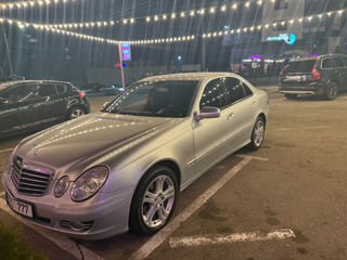 Mercedes E-Class foto 2