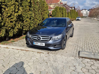 Mercedes E-Class foto 2