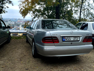 Mercedes E-Class foto 4