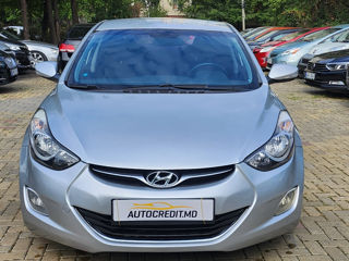 Hyundai Elantra foto 1