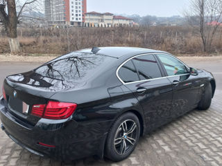 BMW 5 Series foto 3