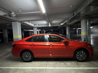 Volkswagen Jetta foto 2