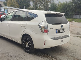 Toyota Prius + foto 2