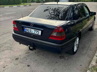 Mercedes C-Class foto 4