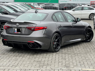 Alfa Romeo Giulia foto 3