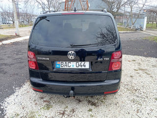 Volkswagen Touran foto 4