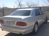 Mercedes E Class foto 2