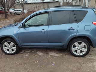 Toyota Rav 4 foto 4