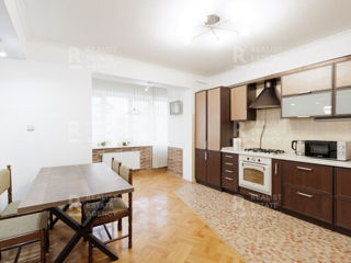 Apartament cu 3 camere, 104 m², Râșcani, Chișinău foto 3