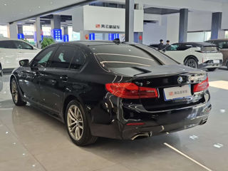 BMW 5 Series foto 5