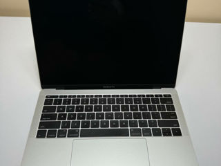 Macbook pro 13 2016 i7 8/256gb