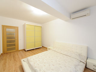 Apartament cu 3 camere în bloc nou, Centru, 600 € ! foto 7