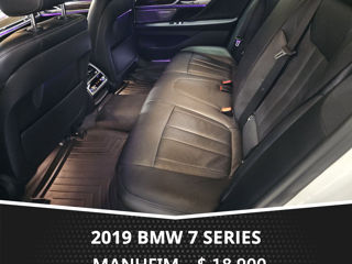 BMW 7 Series foto 8