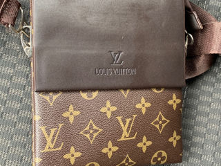 Borsetă Louis Vuitton foto 1