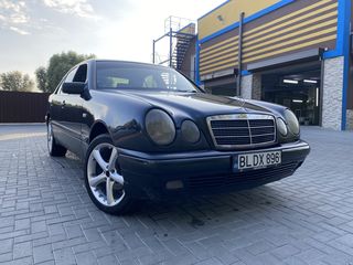 Mercedes E Class foto 4