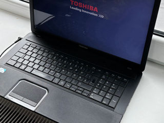 Vând laptop Toshiba