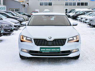 Skoda Superb foto 3